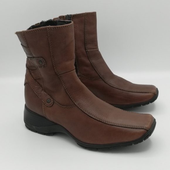Clarks Leather Ankle Boots, Brandy Brown, Size 9.5 - Picture 3 of 5